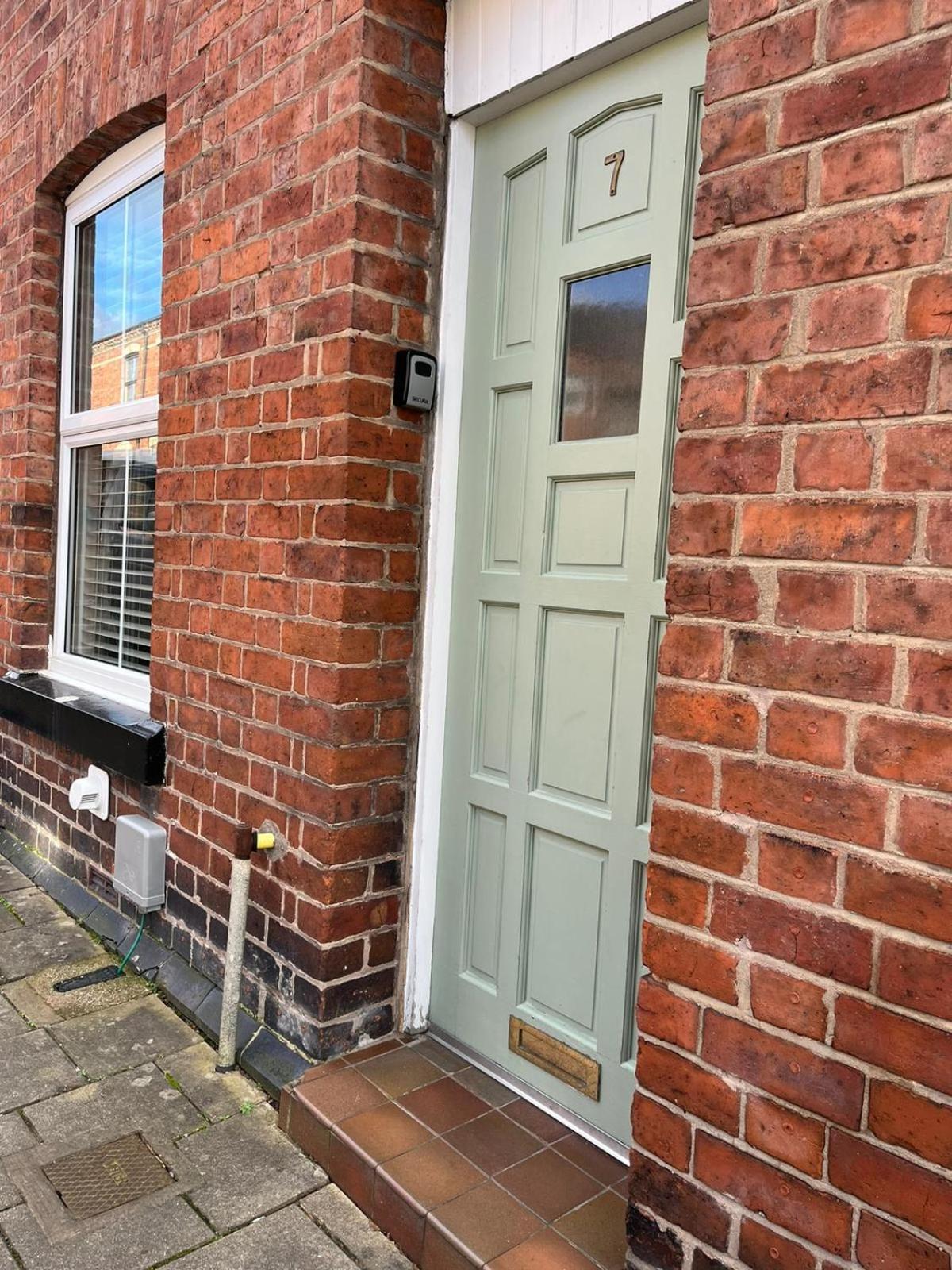 City Of Chester Award Winning Cottage -Pixie Terrace Честер Екстер'єр фото